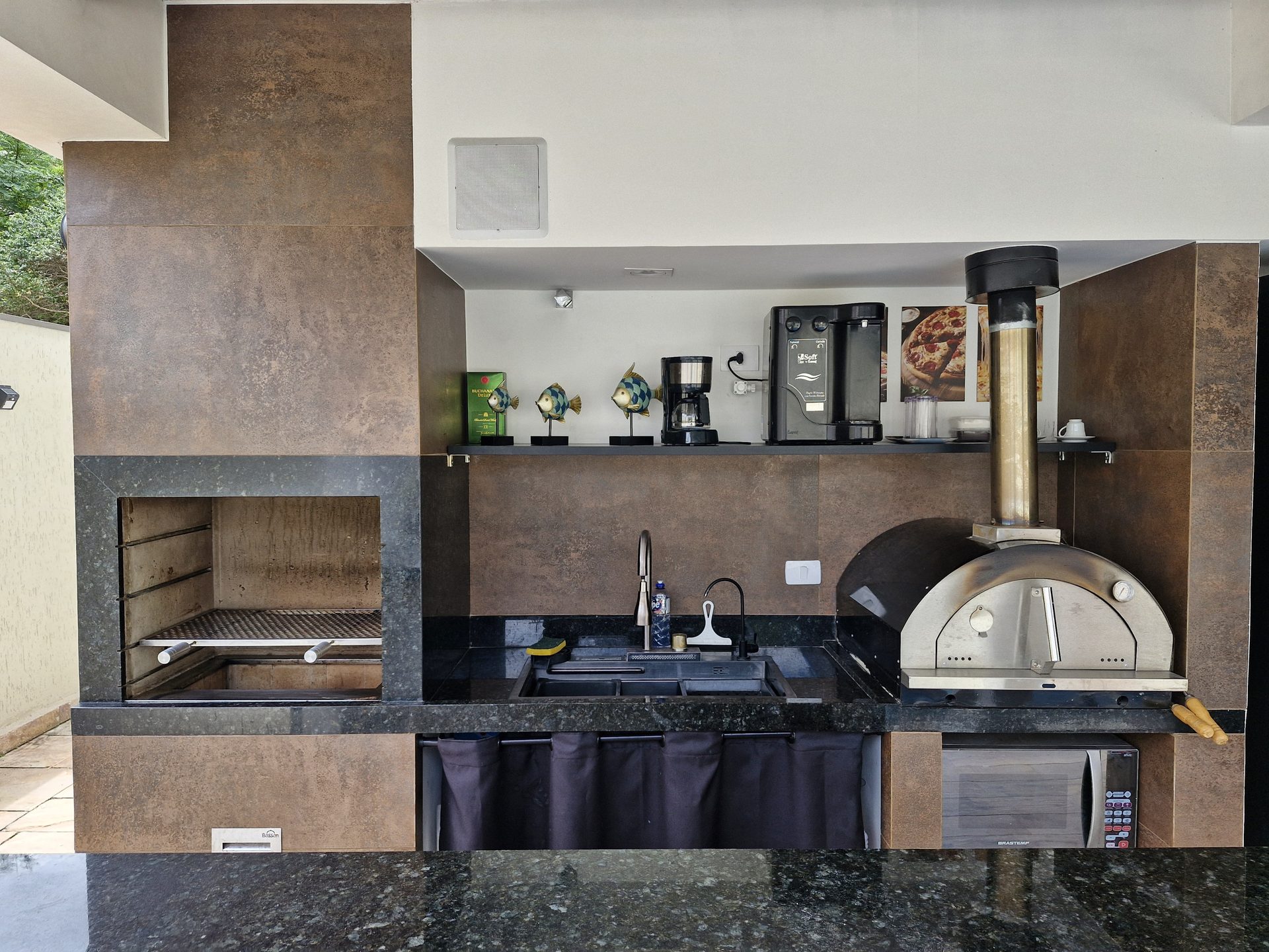 Churrasqueira e forno de pizza