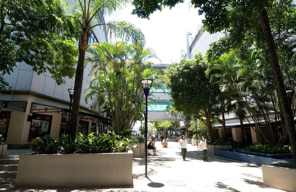 Shopping West Plaza